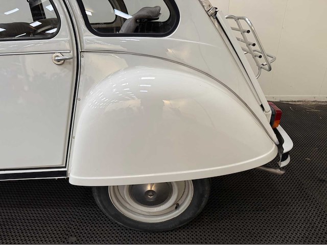 Citroen - 2 cv - eend - 2cv6 - special oldtimer - 1985 - afbeelding 16 van  31