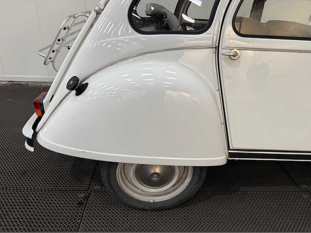 Citroen - 2 cv - eend - 2cv6 - special oldtimer - 1985 - afbeelding 17 van  31