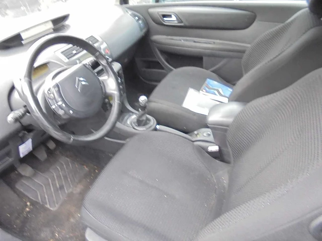 Citroen - 2005 - c4 coupé - 1.6-16v vtr+ - personenauto - afbeelding 5 van  6