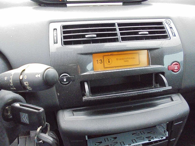 Citroen - 2005 - c4 coupé - 1.6-16v vtr+ - personenauto - afbeelding 6 van  6