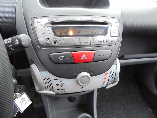 Citroen - 2010 - c1 - 1.0-12v ambiance - 10-kpn-2 - afbeelding 5 van  11