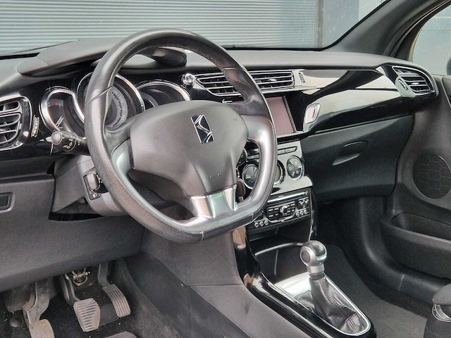 Citroen - 2010 - ds3 - 1.6 so chic - afbeelding 2 van  26
