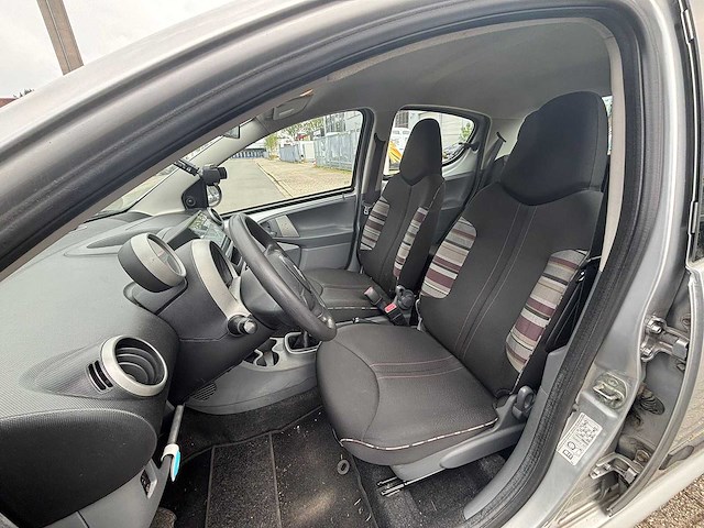 Citroen - 2011 - c1 - 1.0-12v ambiance - personenauto - afbeelding 12 van  12