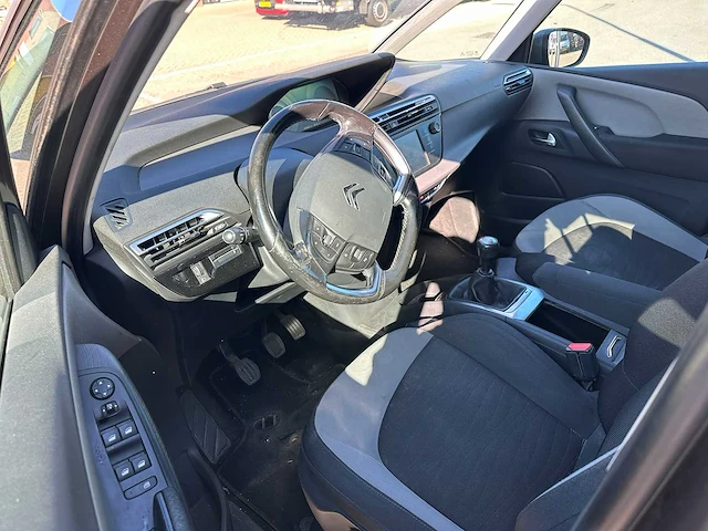 Citroen - 2016 - grand c4 picasso - 1.2 puret. business - personenauto - afbeelding 11 van  22