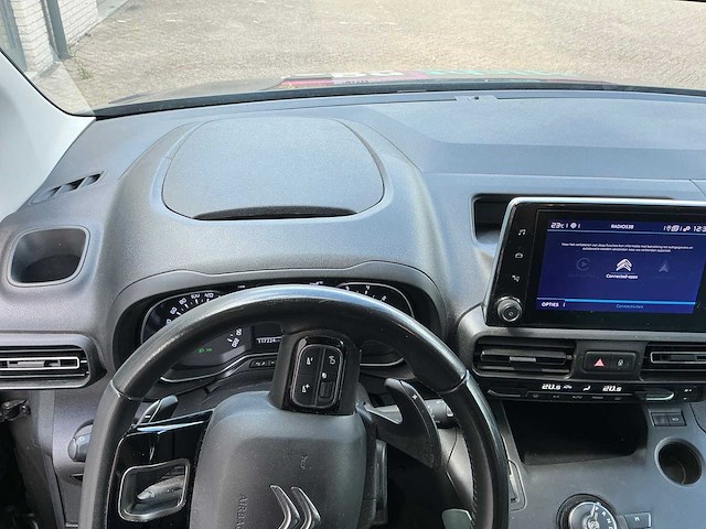 Citroen - 2022 - berlingo xl - 1.2 p.tech shine 7p - personenauto - afbeelding 2 van  78