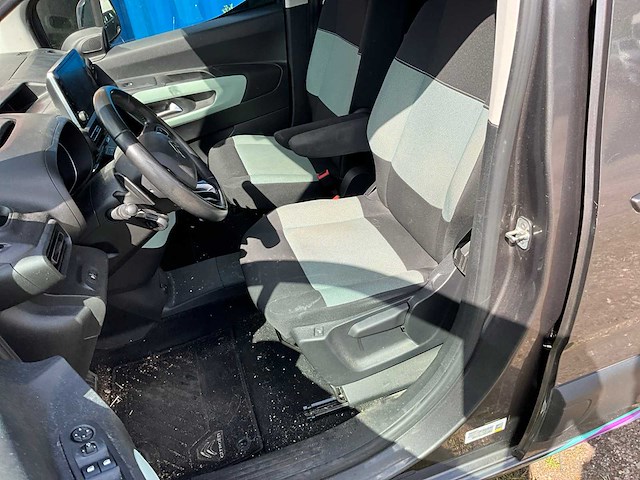 Citroen - 2022 - berlingo xl - 1.2 p.tech shine 7p - personenauto - afbeelding 30 van  78