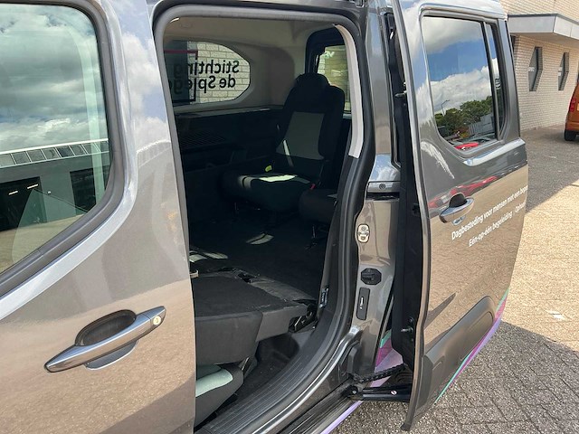 Citroen - 2022 - berlingo xl - 1.2 p.tech shine 7p - personenauto - afbeelding 48 van  78