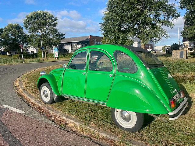 Citroen - 2cv - oldtimer - afbeelding 8 van  13