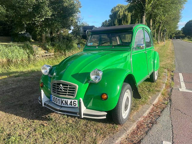 Citroen - 2cv - oldtimer - afbeelding 9 van  13