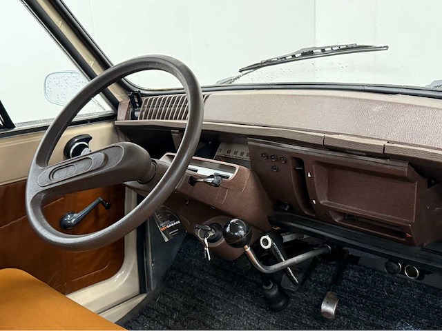 Citroen - ami 8 - oldtimer - 1975 - afbeelding 4 van  32