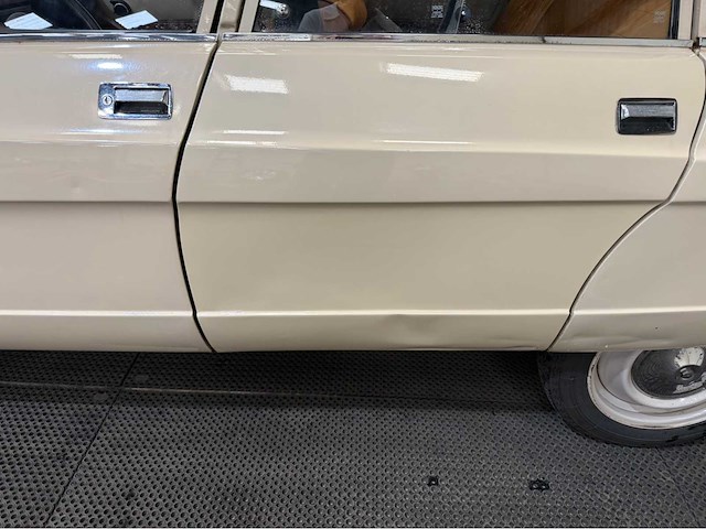Citroen - ami 8 - oldtimer - 1975 - afbeelding 9 van  32