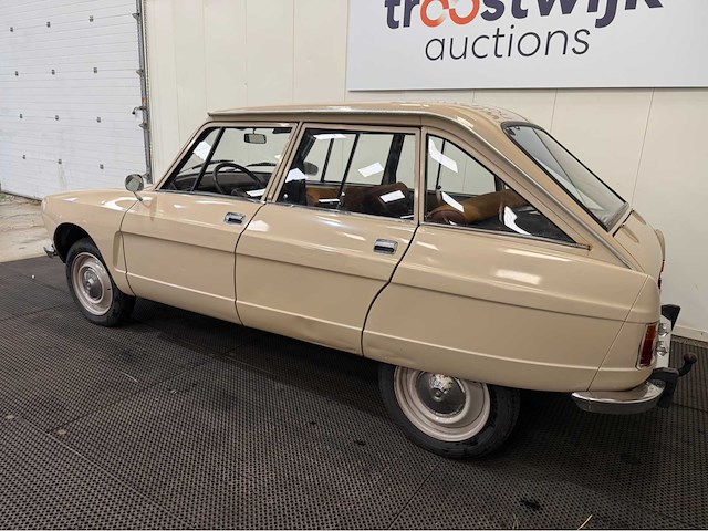 Citroen - ami 8 - oldtimer - 1975 - afbeelding 27 van  32
