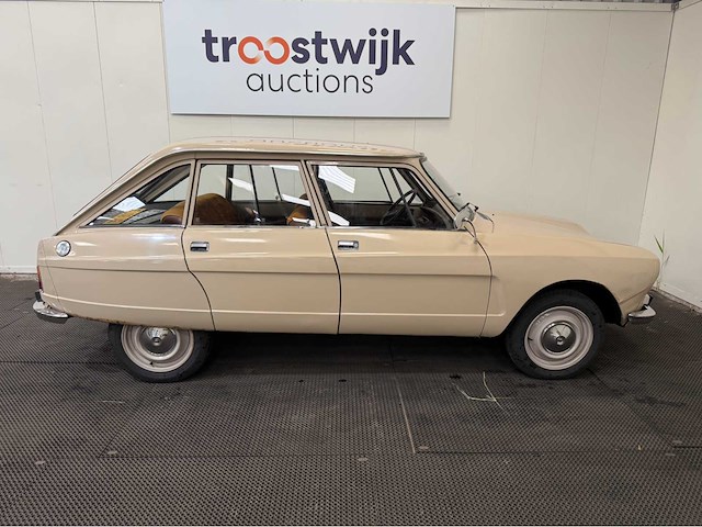 Citroen - ami 8 - oldtimer - 1975 - afbeelding 29 van  32