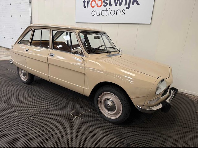 Citroen - ami 8 - oldtimer - 1975 - afbeelding 30 van  32