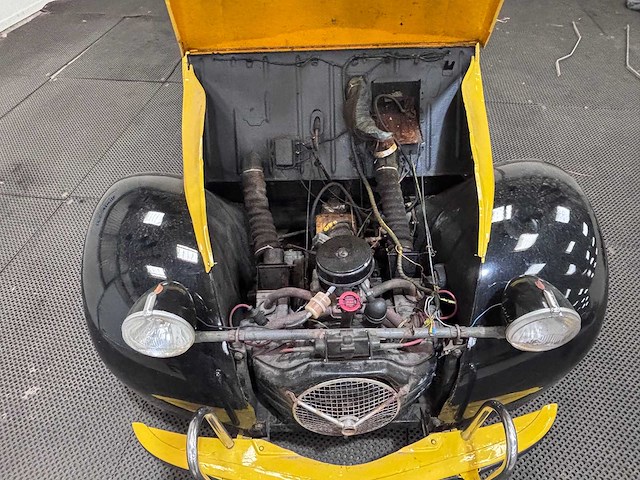 Citroen - az - am - 2cv - oldtimer - afbeelding 9 van  31