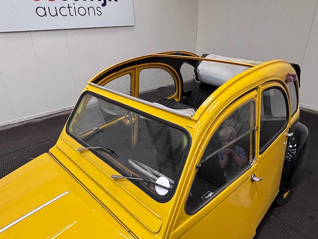 Citroen - az - am - 2cv - oldtimer - afbeelding 19 van  31