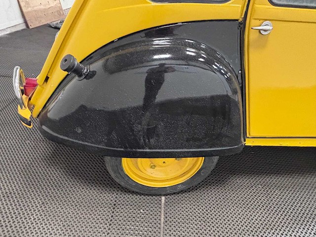 Citroen - az - am - 2cv - oldtimer - afbeelding 22 van  31