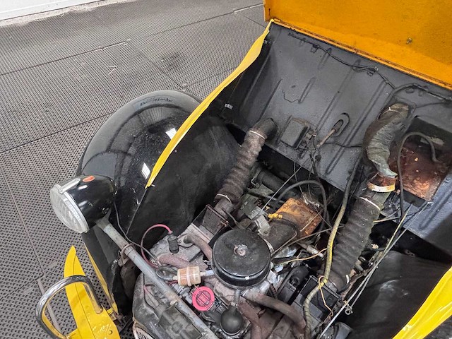 Citroen - az - am - 2cv - oldtimer - afbeelding 8 van  15