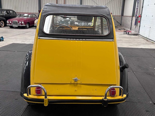 Citroen - az - am - 2cv - oldtimer - afbeelding 13 van  15