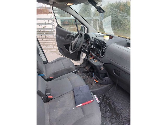 Citroën - berlingo xl 1.6 e-hdi 600 club automaat airco - van - afbeelding 13 van  14