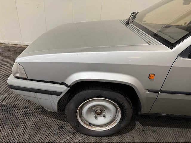 Citroen - bx - 19 trs - oldtimer - 1986 - afbeelding 3 van  24