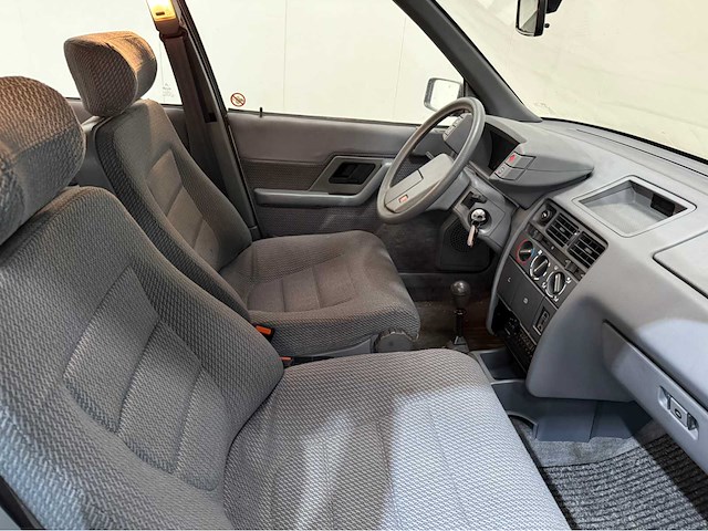 Citroen - bx - 19 trs - oldtimer - 1986 - afbeelding 9 van  24