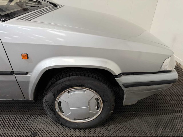 Citroen - bx - 19 trs - oldtimer - 1986 - afbeelding 11 van  24