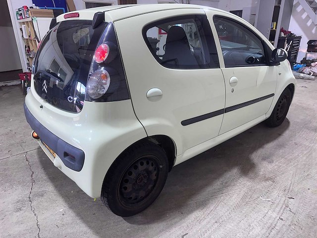 Citroen - c1 - 1.0-12v ambiance - 09-lfd-4- 2010 - afbeelding 11 van  16
