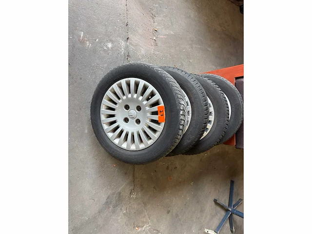 Citroen - c3 - velgen en banden (4x) - afbeelding 2 van  8