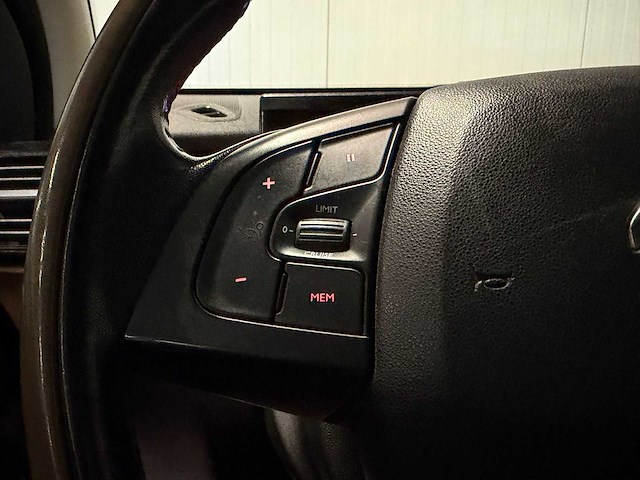 Citroen - c4 cactus - 1.2 puretech shine - jk-939-l- 2016-iaw - afbeelding 11 van  26