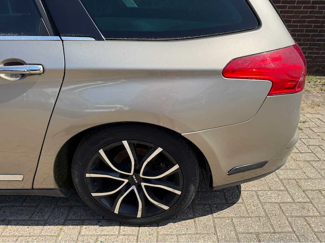 Citroen - c5 - tourer - 2.7 hdif - exclusive personenauto - 2009 - afbeelding 10 van  20