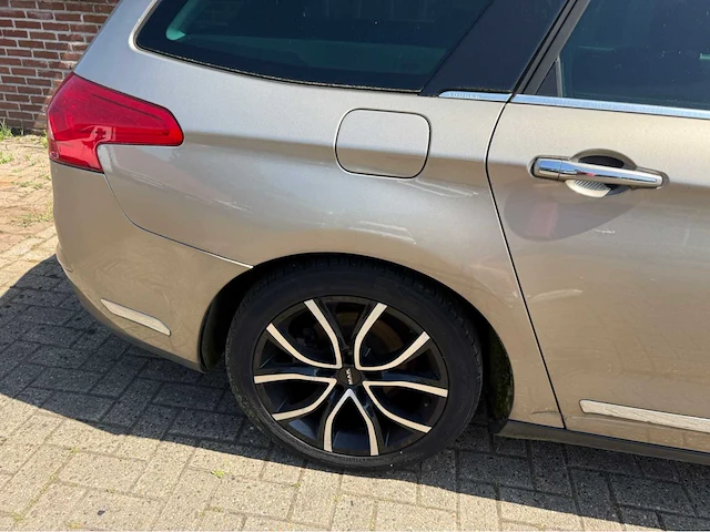 Citroen - c5 - tourer - 2.7 hdif - exclusive personenauto - 2009 - afbeelding 12 van  20