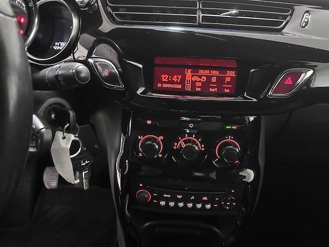 Citroen - ds3 - 1.2 vti so chic - 7-tlx-37- 2014 - afbeelding 3 van  9
