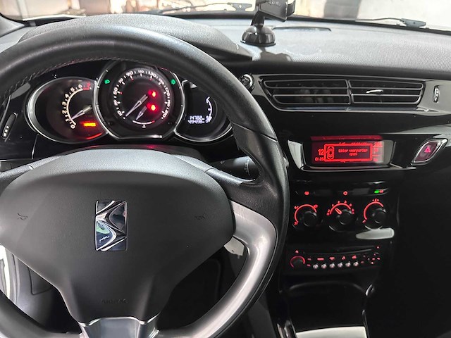Citroen - ds3 - 1.2 vti so chic - 7-tlx-37- 2014 - afbeelding 11 van  12