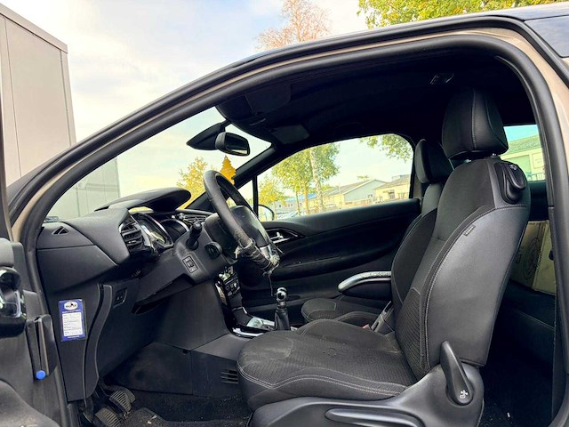 Citroen - ds3 - 1.6 e-hdi so chic - 2011 - 42-rfr-8 - afbeelding 10 van  12