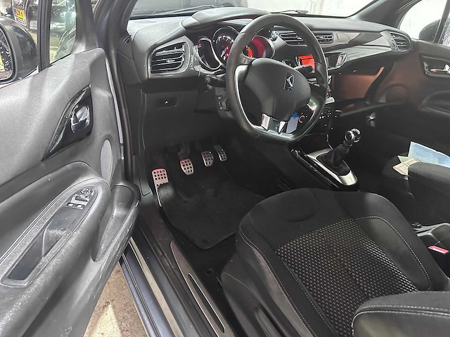 Citroen - ds3 - 1.6 thp sport chic - p-529-ln- 2011 - afbeelding 11 van  13