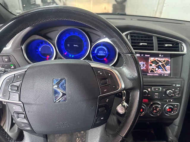 Citroen - ds4 - 1.6 thp sport chic - 24-rls-9 - afbeelding 2 van  21