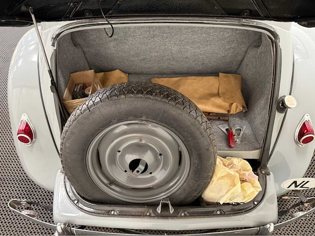 Citroen - traction - 11 bl - oldtimer - 1955 - afbeelding 7 van  14