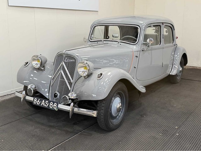 Citroen - traction - 11 bl - oldtimer - 1955 - afbeelding 6 van  14