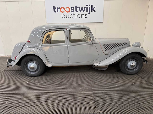 Citroen - traction - 11 bl - oldtimer - 1955 - afbeelding 13 van  14