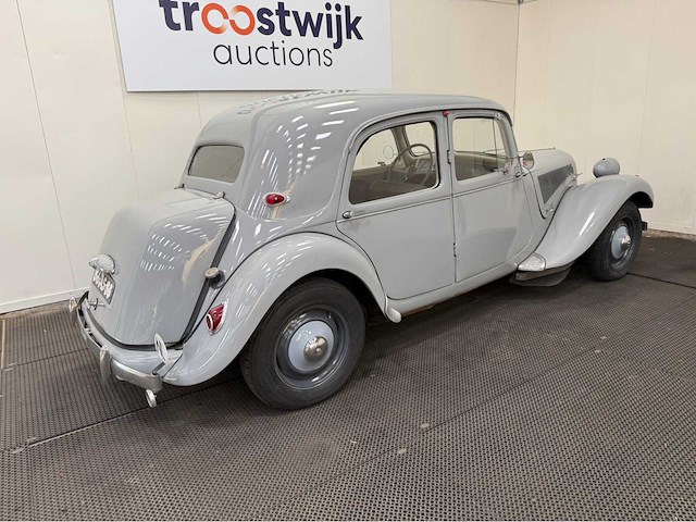 Citroen - traction - 11 bl - oldtimer - 1955 - afbeelding 14 van  14