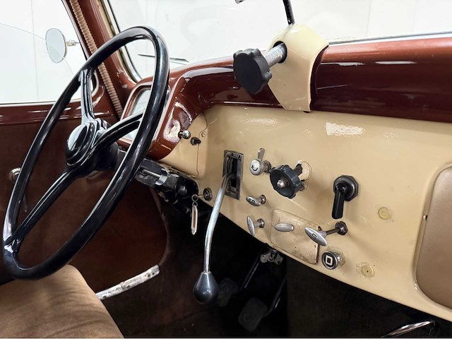Citroen - traction - familiale - 11d - oldtimer - 1954 - afbeelding 8 van  35