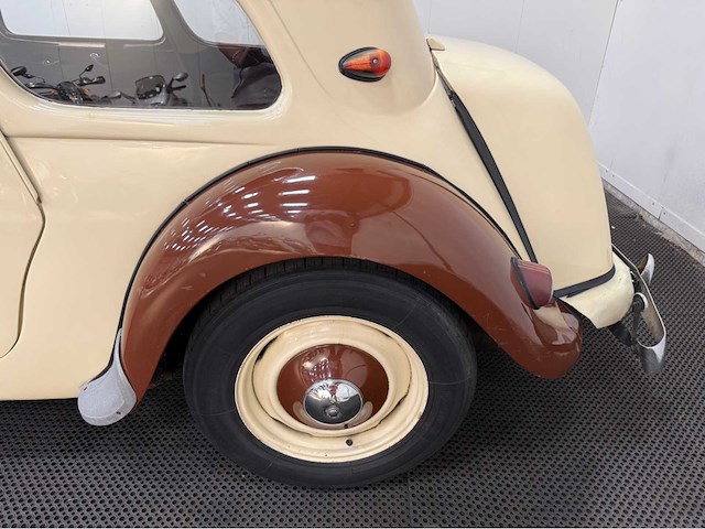 Citroen - traction - familiale - 11d - oldtimer - 1954 - afbeelding 25 van  35