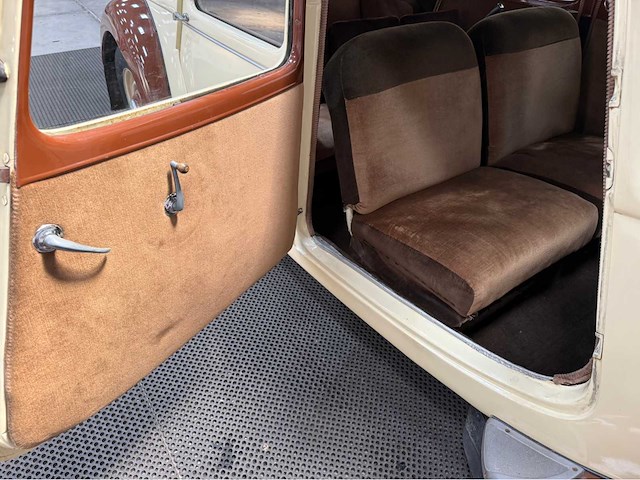 Citroen - traction - familiale - 11d - oldtimer - 1954 - afbeelding 28 van  35