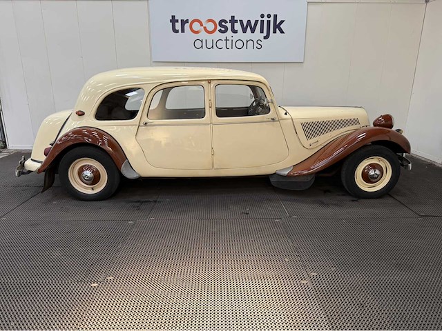 Citroen - traction - familiale - 11d - oldtimer - 1954 - afbeelding 31 van  35