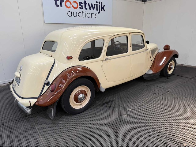 Citroen - traction - familiale - 11d - oldtimer - 1954 - afbeelding 33 van  35