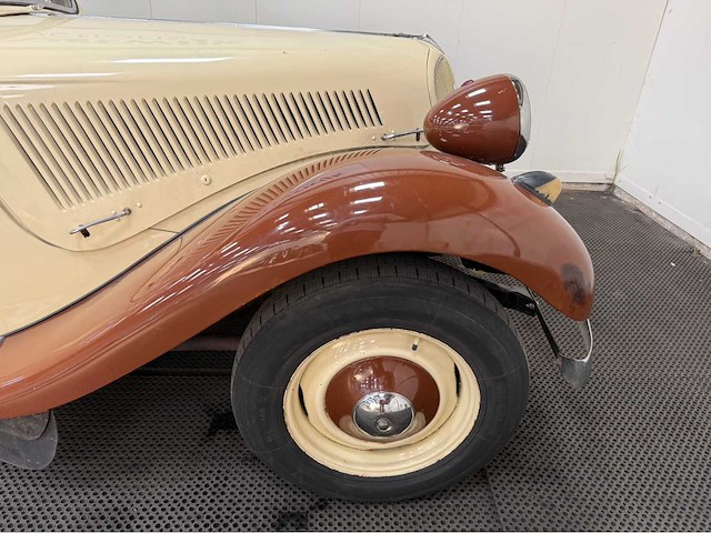 Citroen - traction - familiale - 11d - oldtimer - 1954 - afbeelding 4 van  6