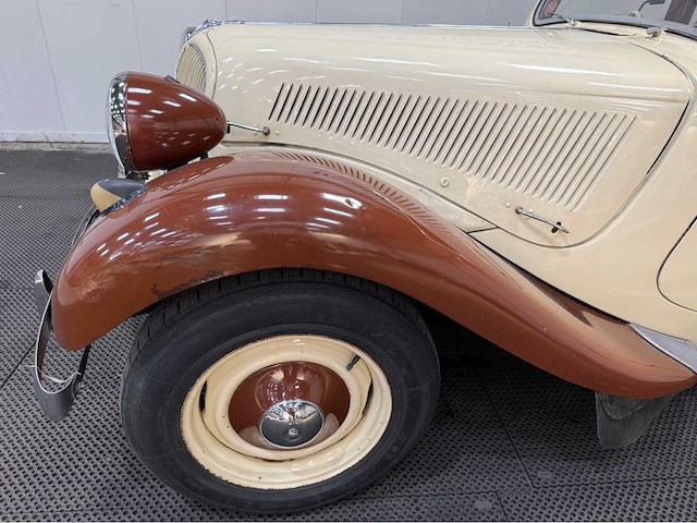 Citroen - traction - familiale - 11d - oldtimer - 1954 - afbeelding 5 van  6