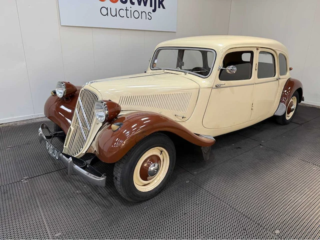 Citroen - traction - familiale - 11d - oldtimer - 1954 - afbeelding 12 van  35