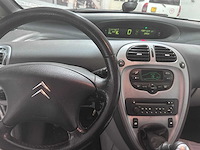 Citroen - xsara picasso - 1.6i-16v prestige lpg- 71-zj-br- 2008 - afbeelding 16 van  17